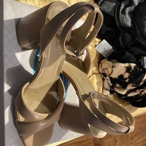 Madrag nude heel shoes